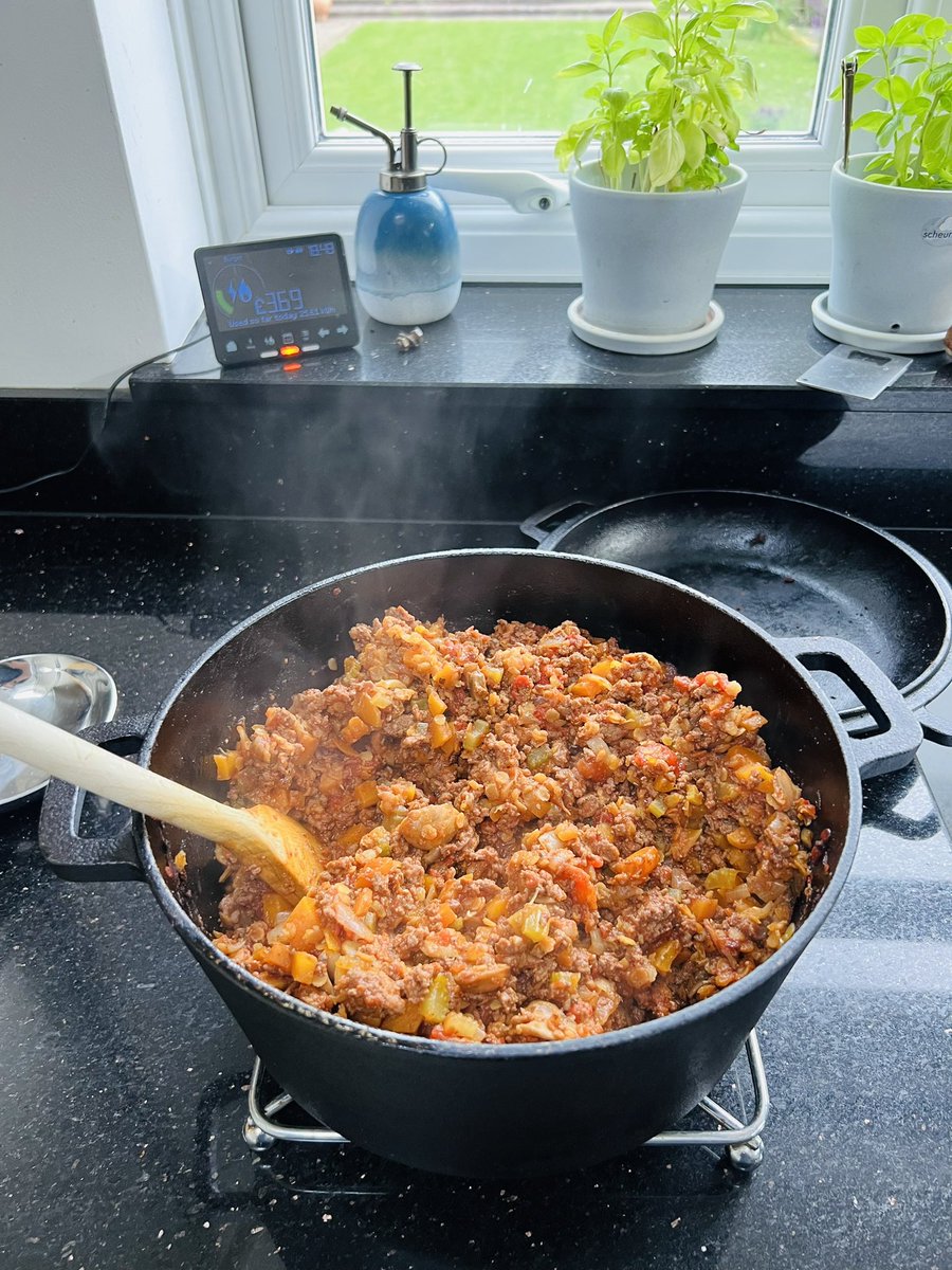 The freezer is your friend. When cooking spag Bol, Ragu, curry, chilli etc I always bulk it up. Cook once, eat many times #LovefoodHateWaste #HomeCooking #Batchcooking #Nowaste