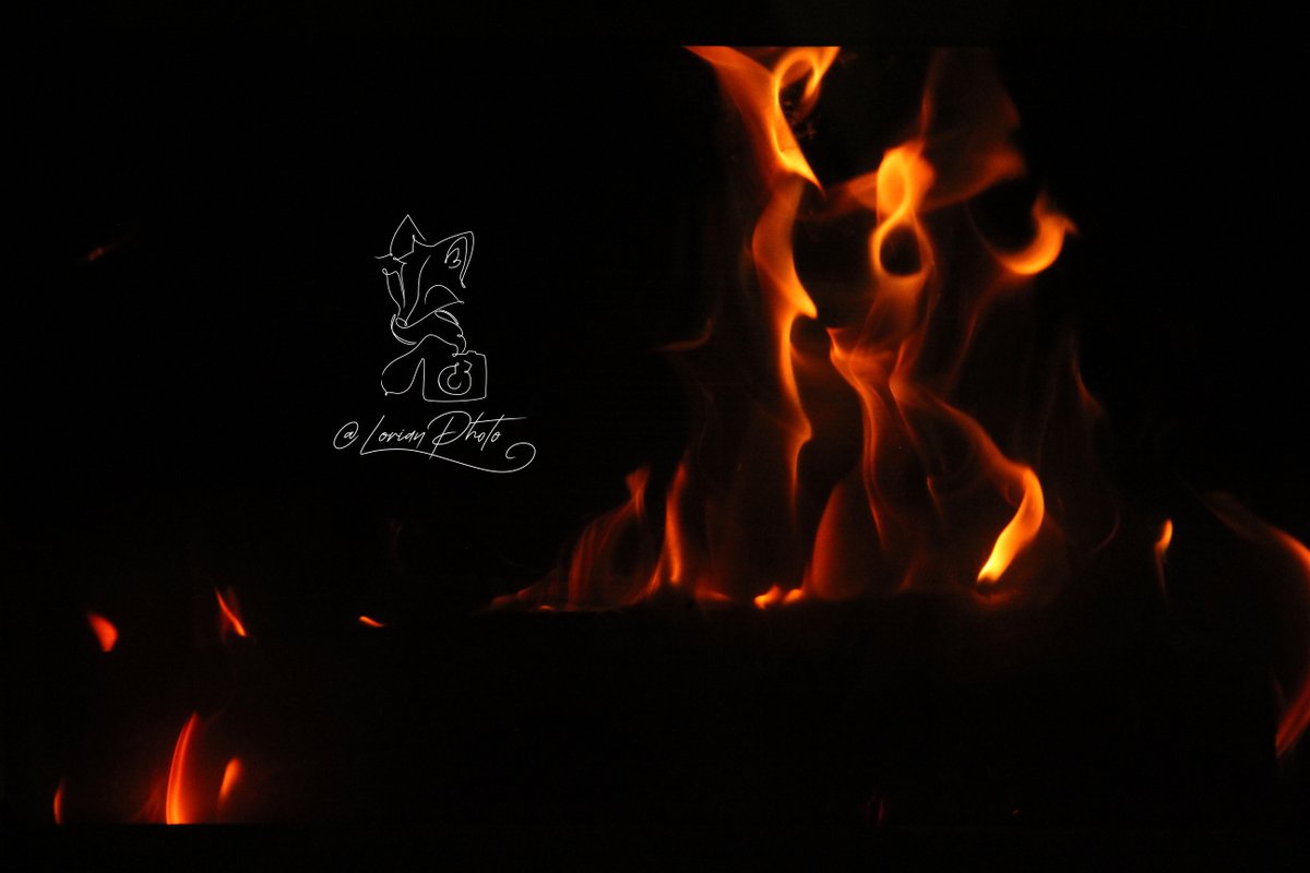 Premier test avec le logo ^^

#feu #fire #chaud #hot #photo #photographie #photography #appareilphoto #camera #reflex #dslr #sansretouche #pasderetouche #noretouching #nopostproduction