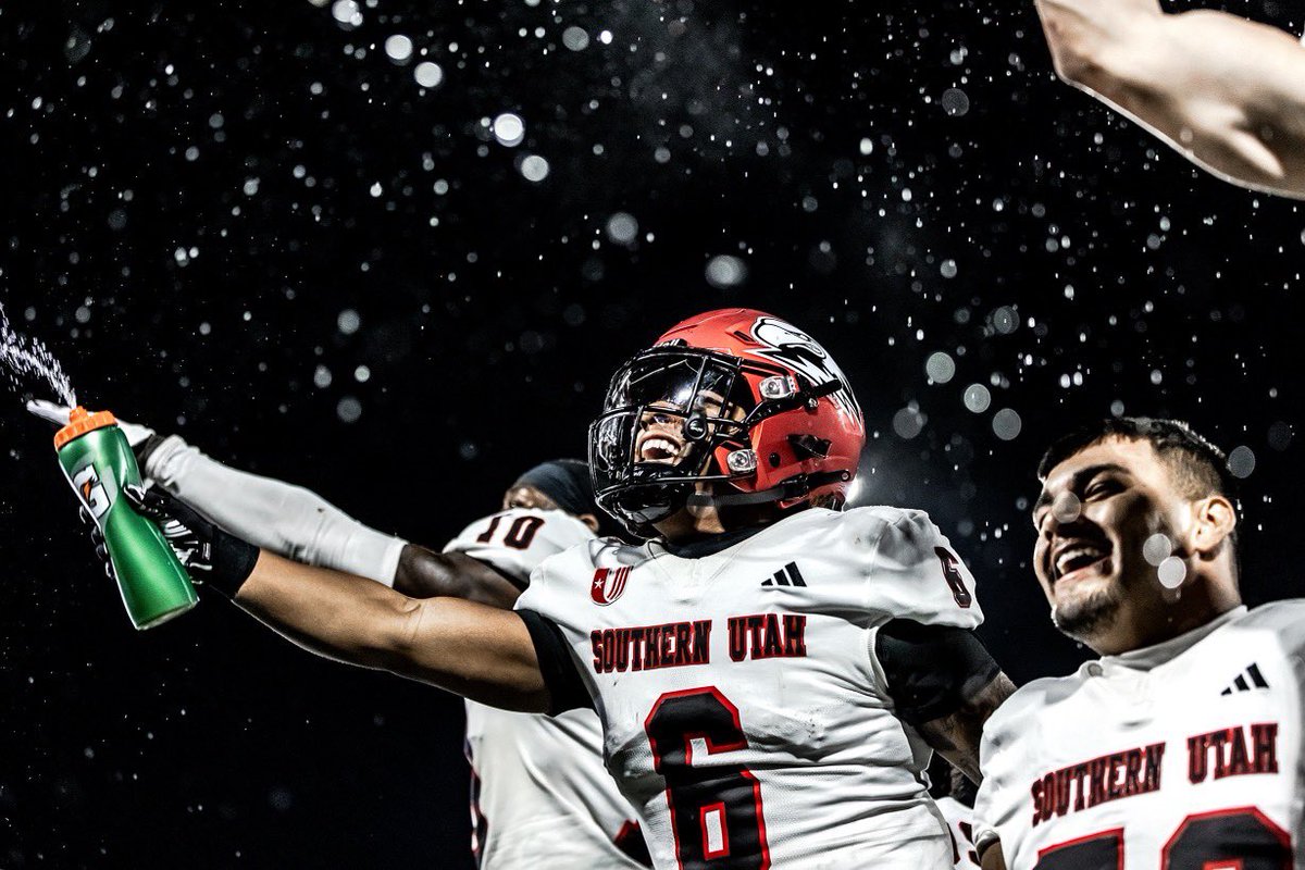 kamrocha28's tweet photo. Blessed to receive my First D1 Offer from @SUUFB_ https://t.co/V5qZSWR95O