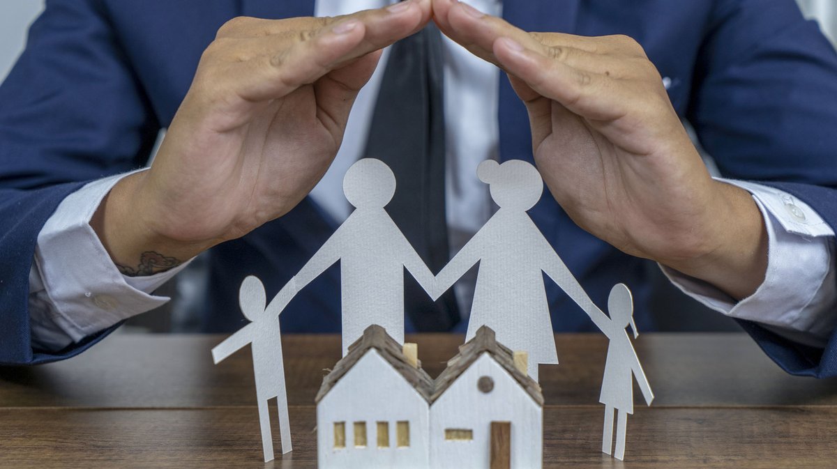 CarenAdams's tweet photo. I started my agency to help make hard times here in the Inland Empire easier to handle. Insurance isn’t one-size-fits-all, so give us a call today to help you make sure you have the coverage you need! 909-357-6700 https://t.co/W0y4scvnEX