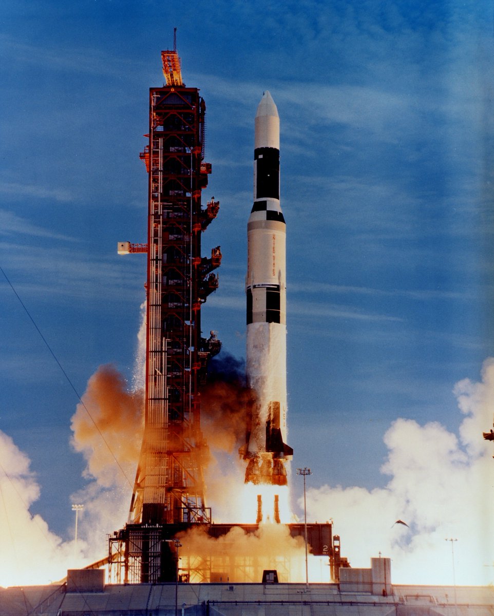 Remember Skylab? America's first manned space station lifted off #OTD in 1973. The station launched on an unmanned Saturn V, and 3 different crews were ferried to the station in Apollo modules over the next few months. Astronauts inhabited Skylab for 171 days and 13 hours.