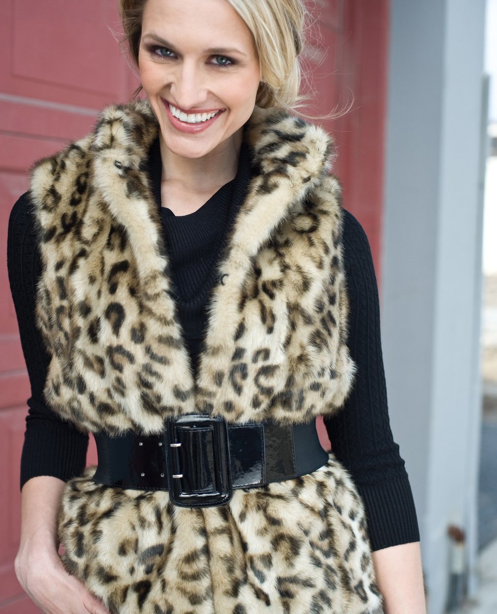 Spring Cleaning looks a little different at Fab-Furs!  We've been cleaning out our photo archive and just HAVE to share a few photos of past styles!  

Comment below on your favorite!

#throwback #springcleaning #FabFurs #Fauxfur