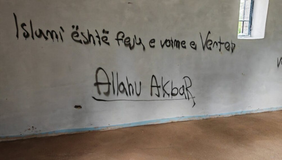 Another day, another sacrilege in #Kosovo*. Only a day after HH Patriarch Porfirije was banned from entering Kosovo*, Albanian extremists have desecrated yet another Serbian orthodox Christian church in a small village near Peć. The church of Holy Trinity was already