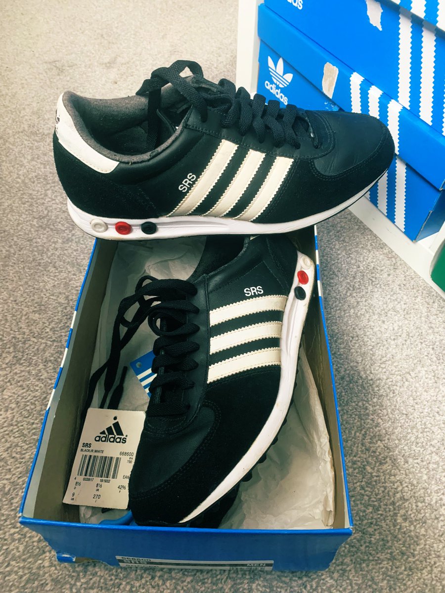 Johnwoo39386803's tweet image. #adidas #lacesout #shareyourstripes
