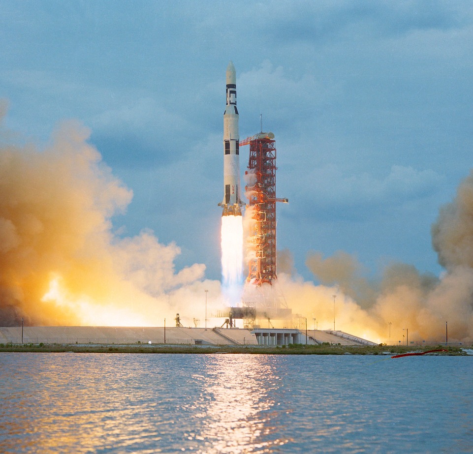 Skylab, America's first space station launched #OTD in 1973—the last ever launch of a Saturn V rocket! 63 seconds into the flight, controllers saw the first signs that something had gone wrong. Read about the launch and the race to save the Skylab program. go.nasa.gov/3UGX4cX