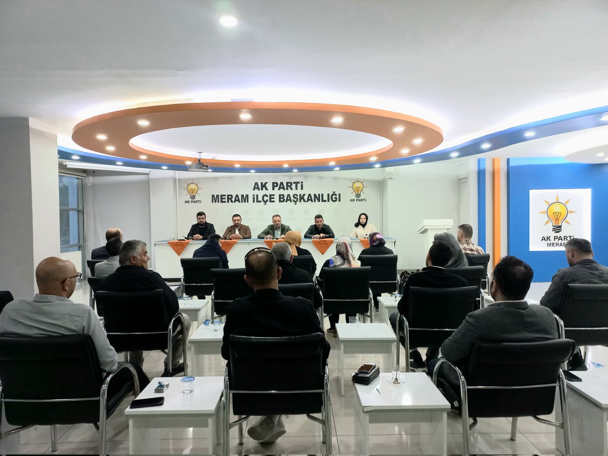 Haftalık Olağan Yönetim Kurulu Toplantımızı İlçe Başkanımız @Dolular riyasetinde teşkilat binamızda gerçekleştirdik. #BizimMeram