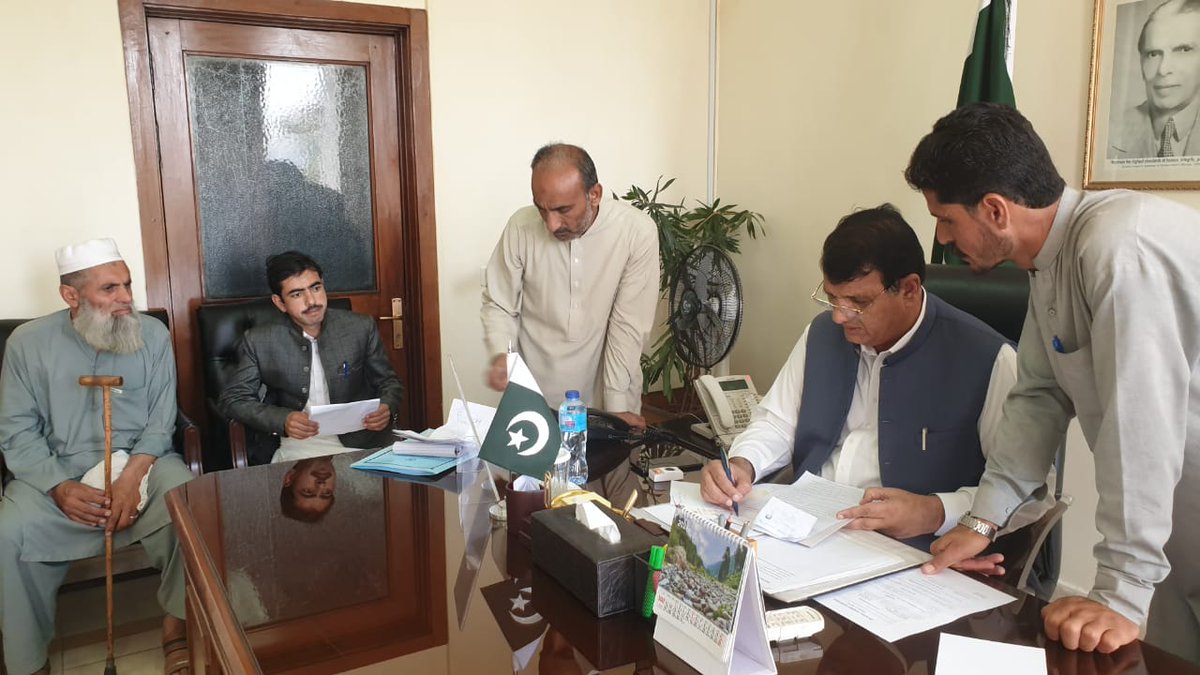 AsadullahPmln's tweet photo. آسلام آباد 
پاکستان مسلم لیگ ن وفاقی وزیر امورِ کشمیر و گلگت بلتستان اور سیفران انجینئرامیرمقام کے ساتھ ملاقات ۔
@AmirMuqamAM @MaryamNSharif https://t.co/su7sQndHNL