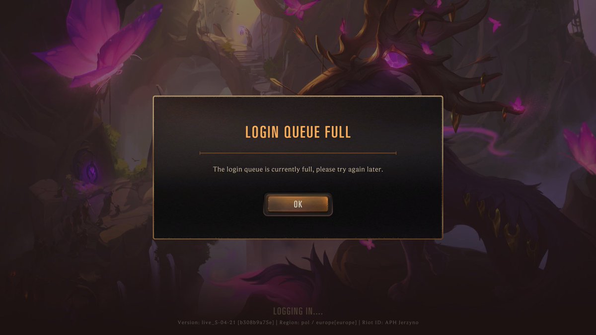 Jerzyno_Lor's tweet image. This new LoR button in the LoL client isn't even out yet, and it's already making the game too popular🤣