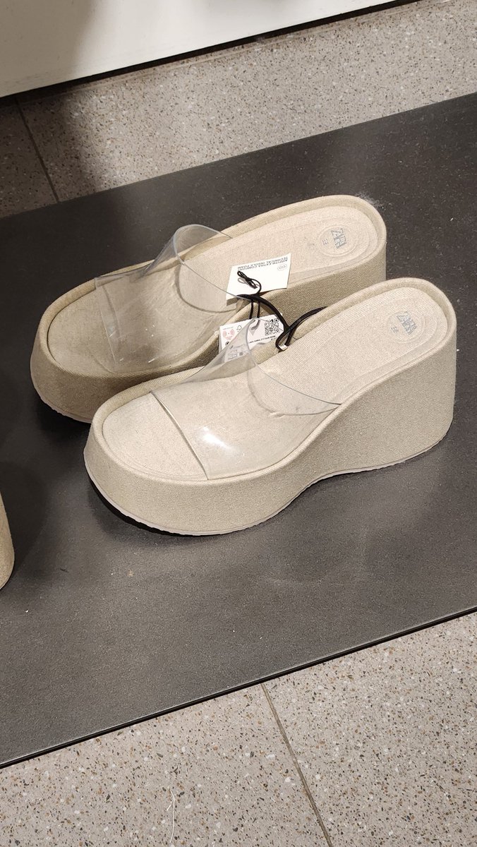 tinyfai's tweet image. you cant convince me that this isn't made from the same material as the chipotle bowls