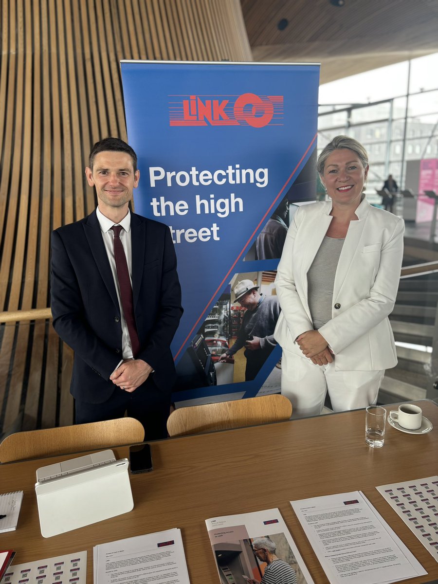 💷Great to meet with LINK today in the Senedd, to talk about where in my region could benefit from more bankings services or cash points. 💷 Also, we discussed what additional criteria should be added to their process to ensure that these services get to rural parts of Wales.