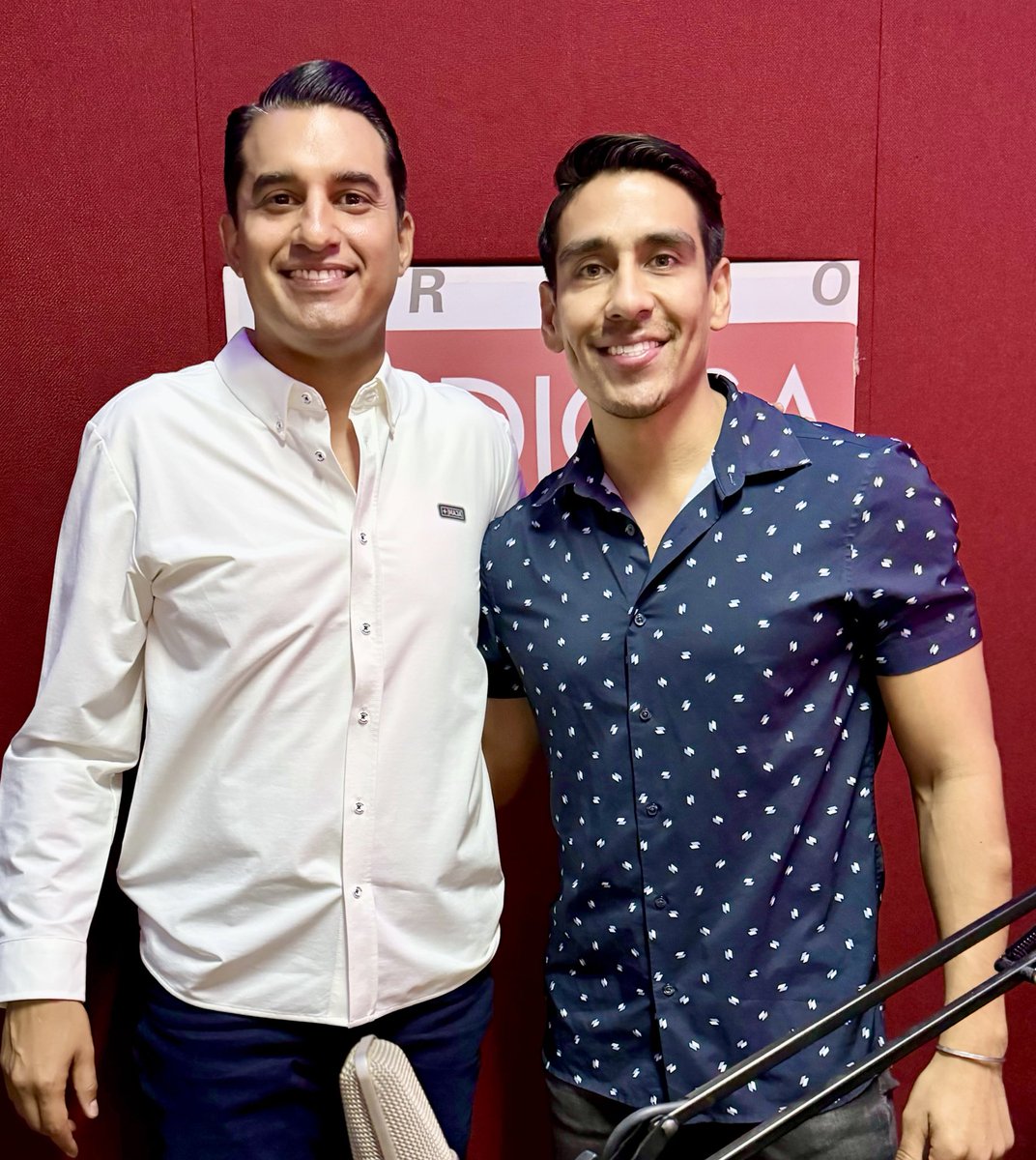 Muy contentos de tener un espacio en la radio Activa 89.7 con el conductor @jorgecastillorz donde pudimos platicar que estamos muy cerca de dejar en tercer lugar a la fórmula del PRIAN y poder lograr la hazaña del Plan C.

#VotaXCelida  #VotaXFroylan  #VotaXelPT