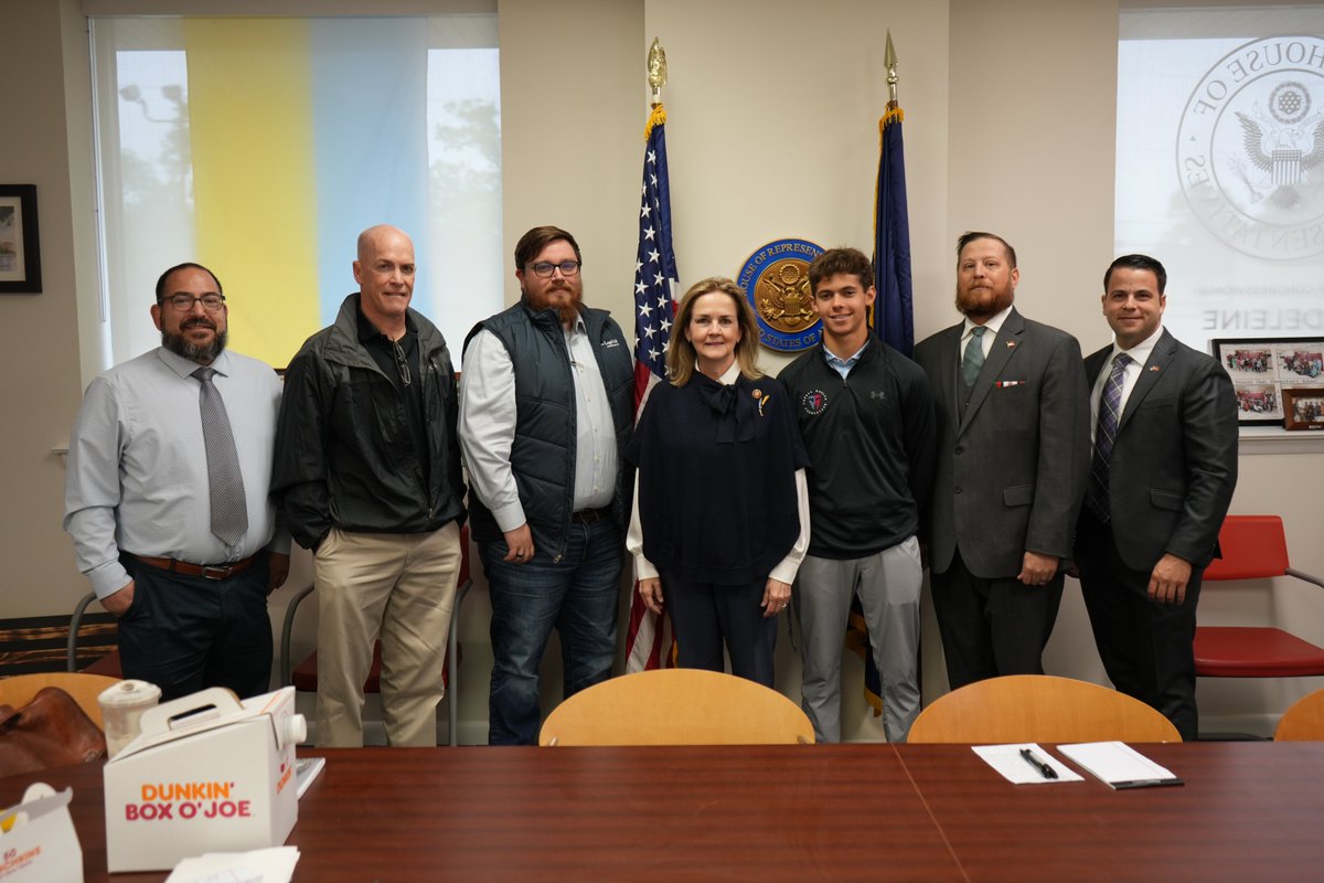 Thank you to the members of our Veterans Advisory Panel for sitting down with me and offering valuable insights into the challenges veterans face. We discussed the devastating rate of homelessness among veterans and how we can better get our veterans the resources they need.