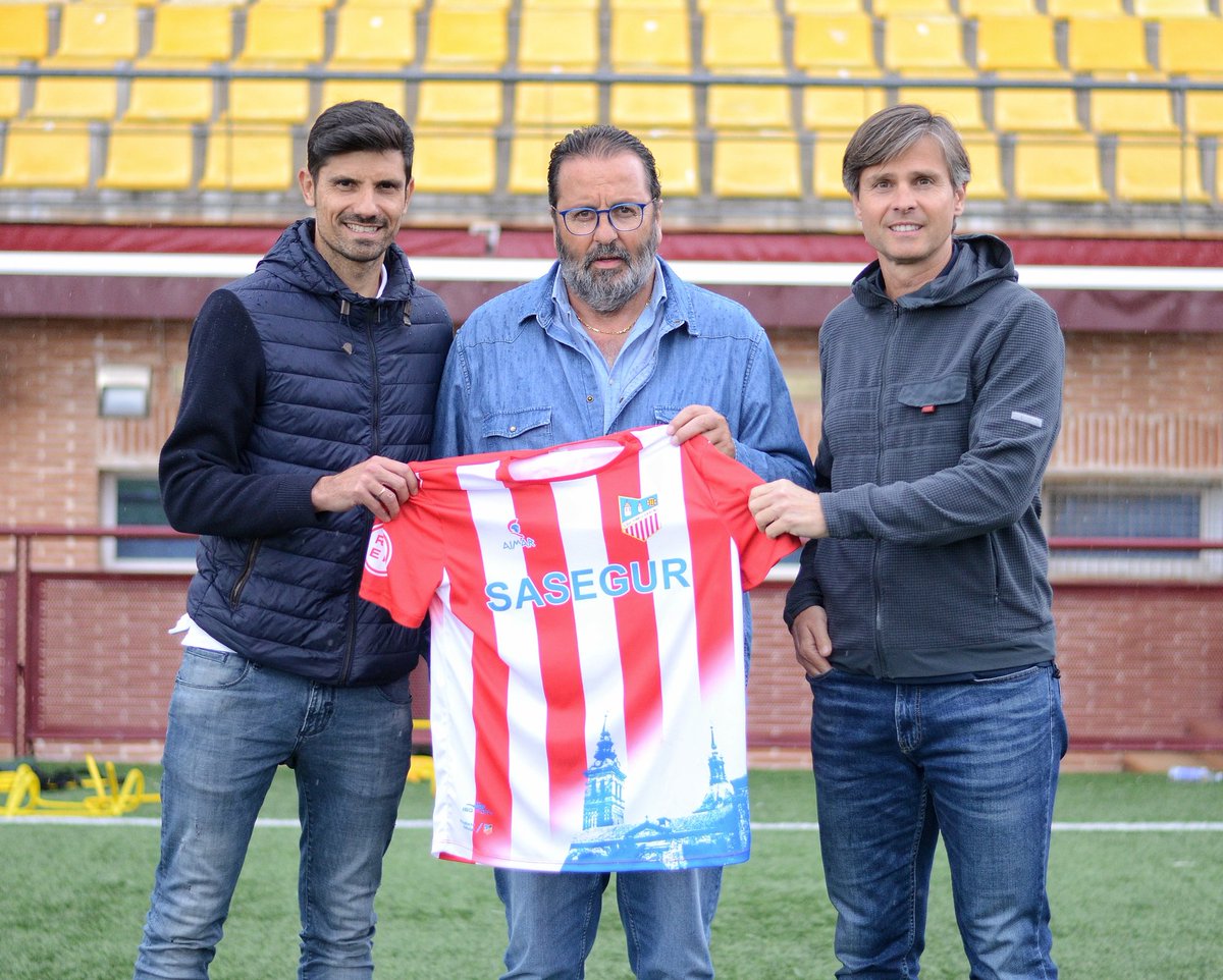 🆕 Roberto Rodríguez, nuevo director deportivo de nuestro club ℹ️ El exfutbolista madrileño llega acompañado de Juan Aguilera, que formará parte de la entidad como secretario técnico. 😁 ¡Bienvenidos, Rober y Juan! #AlNavalYoLeAmo ⛵