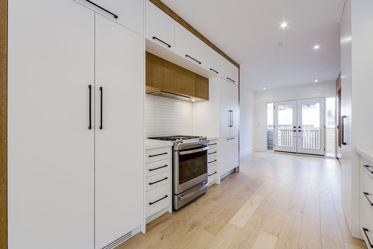 bel_lelli's tweet photo. JUST LISTED FOR LEASE!
85 Gough Ave.
Playter Estates-Danforth
$5400/month

Modern luxury stunning 3-bed, 4-bath home, 2 car laneway parking, renovated in 2021: walker's paradise, steps from TTC, a amenities
#executivelease #chairmansclub2023 #BelindaLelliTeam #toprealestateagents https://t.co/vTJiqTeCiX