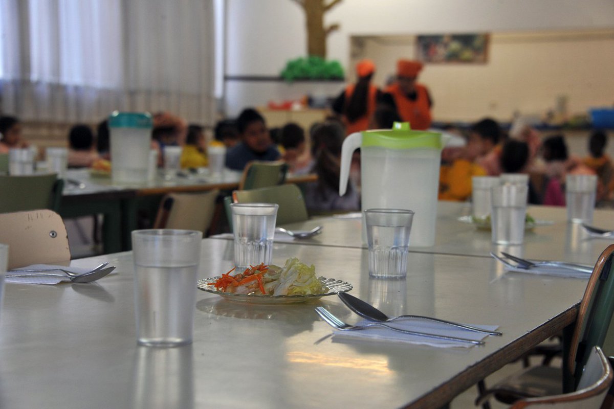 📣 Aquest divendres finalitza el termini per sol·licitar els ajuts de menjador escolar per al curs 2024-2025. 📧 Les famílies que van demanar un ajut el curs anterior rebran un esborrany per facilitar-los el procés de sol·licitud. ➡️ ow.ly/Hcvx50RkRhm #rubicity
