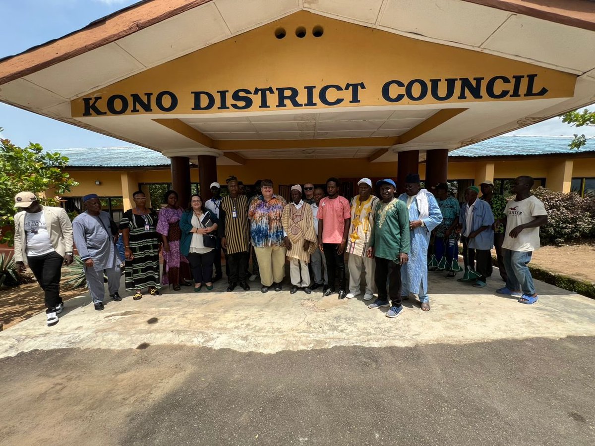 Ambassador Hunt is dedicated to connecting with communities across Sierra Leone! Today, he visited Kono district for in-depth discussions with local leaders, including District Council Chair Augustine Sheku, Koidu City Mayor Mathew Komba Sam, and Paramount Chief Komba Sangor