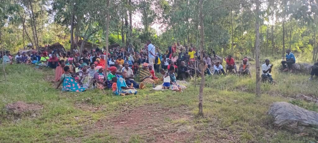 Nku ko bisanzwe buri wa kabiri mu tugari twose two mu Murenge wa kigarama haba inteko z'abaturage aho ES w'umurenge yufatanyije n'abaturage mu kagari ka kigarama haganirwa kuri gahunda za leta harimo n'amatora hanakemurwa ibibazo by'abaturage.