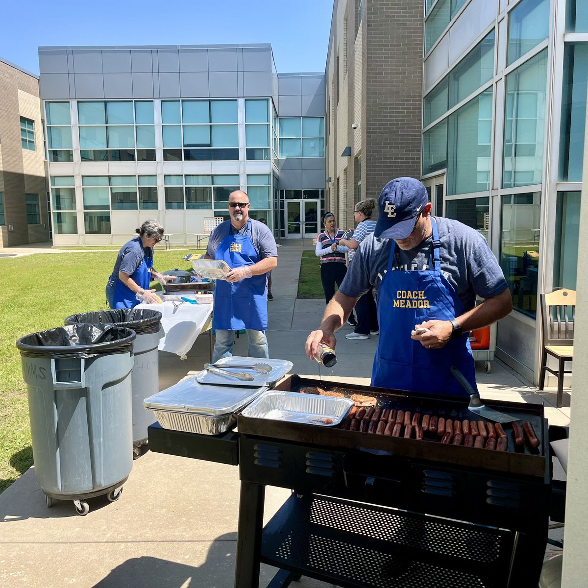 Shout out to @leisdathletics Admin for serving our teachers during lunch today! Food was great, thanks! @littleelmisd @littleelmhs