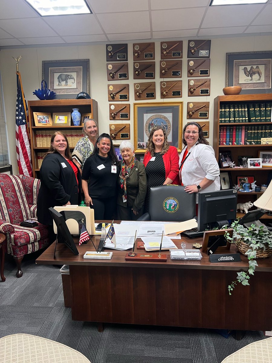 Our meeting with @RepJuliaHoward was productive as advocates explained how low state-funding has led to a severe workforce shortage amongst in-home caregivers. Thank you Rep. for taking the time to meet with us and for your support! #HomeCareInAction @AHHCNC