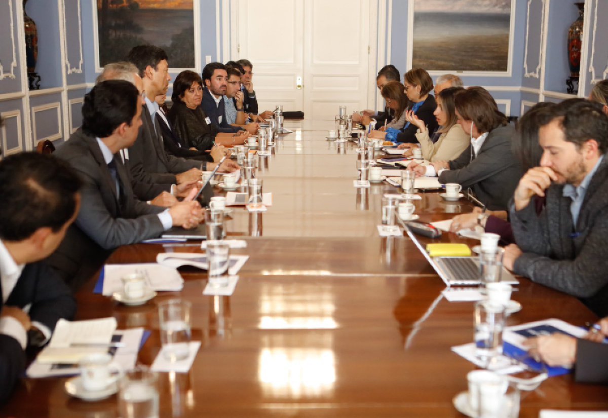 #AgendaDeGobierno | El Gobierno del Cambio se reunió hoy con líderes y empresarios en la @Casa_Narino.