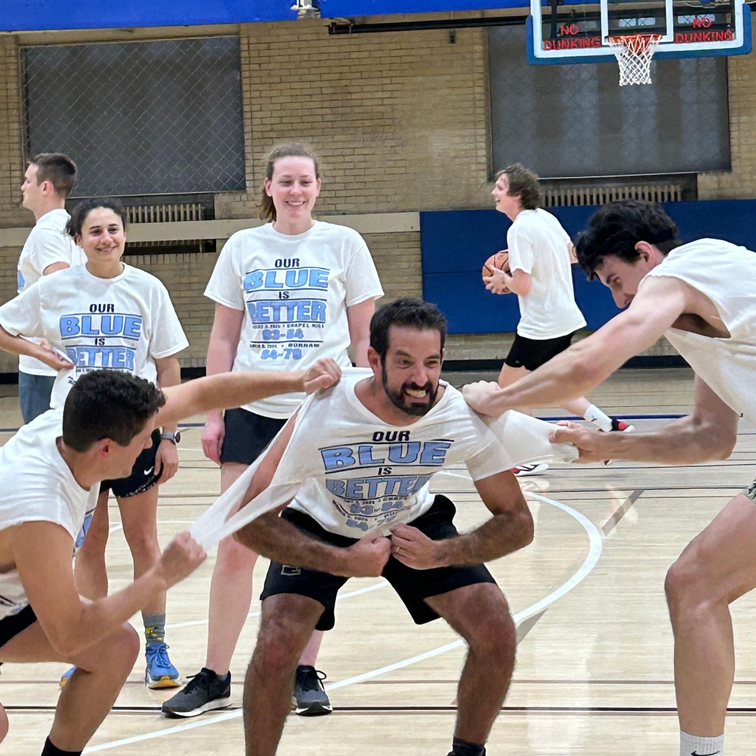 UNCDeptMedicine's tweet image. Did you catch this years #UNCvsDuke basketball game? Our Internal Medicine residents faced off against residents from Duke on #CincoDeMayo, and assume what you will about who won from the pictures 😉.
