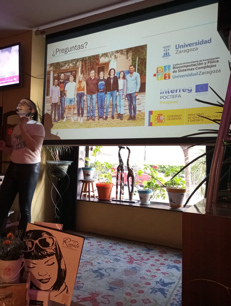 SANDRACORBEIRA's tweet photo. @elHectro2 nos recuerda una verdad verdadera: "La CIENCIA se hace EN EQUIPO". Termina su charla en #Pint24ZGZ #Pint24ES https://t.co/J5OG7cFeKr