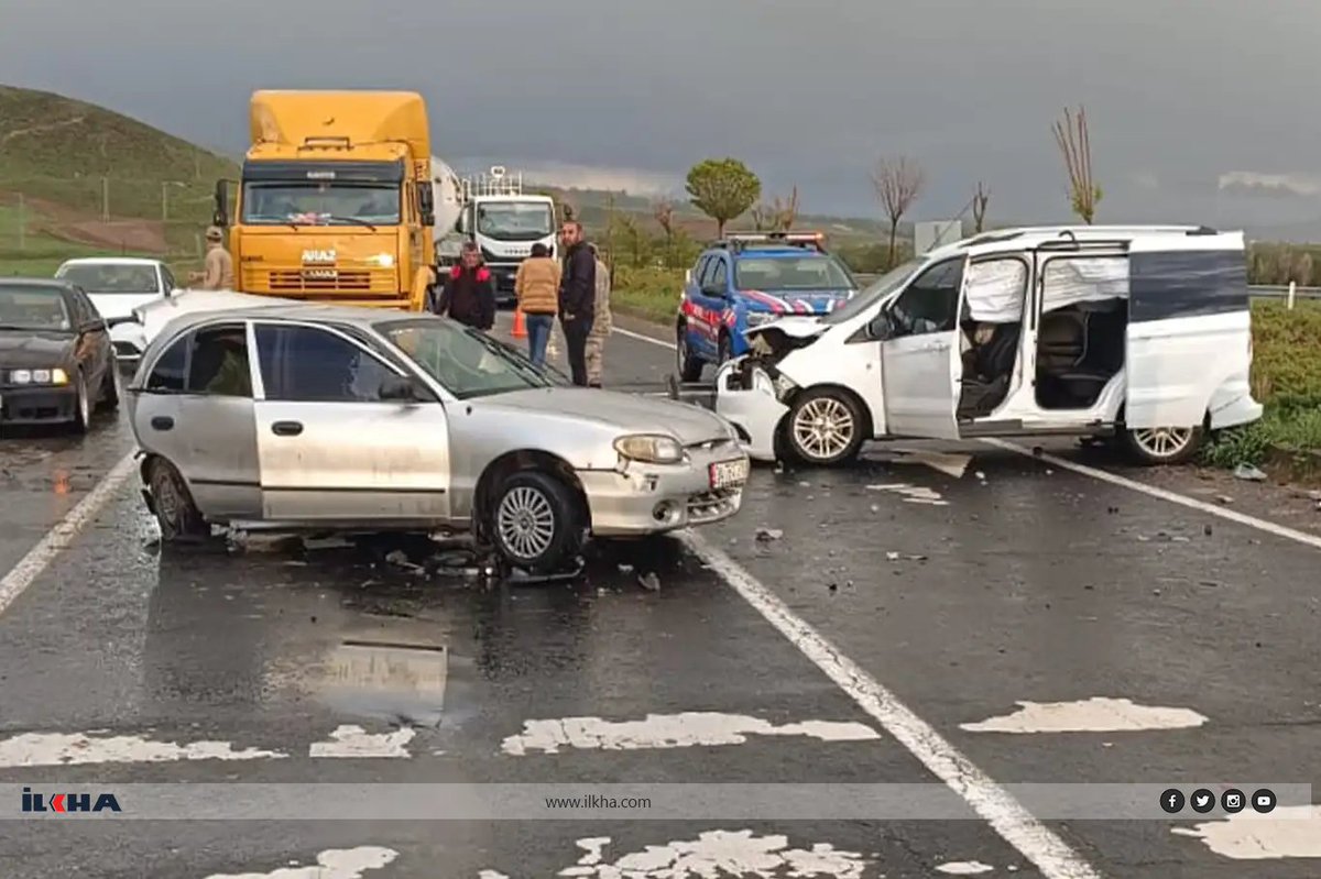 Ağrı'da meydana gelen trafik kazasıda 5 kişi yaralandı ilkha.com/guncel/agrida-…