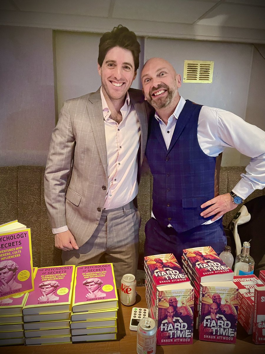 Del Boy and Rodney flogging wares at the @MichaelFranzese event. @shaunattwood