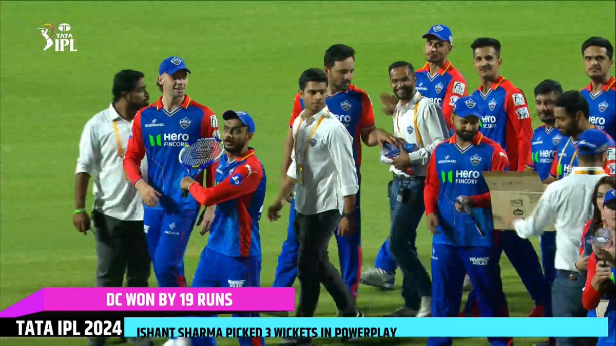 Delhi Capitals thanking the Delhi crowd for their support throughout IPL 2024. 👌❤️