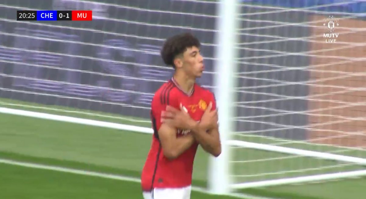 1-0 Man Utd 

ETHAN WHEATLEY PUTS UNITED AHEAD IN THE FINAL!!! WHAT A COOL FINISH AND DOES THE PALMER CELEBRATION!!!