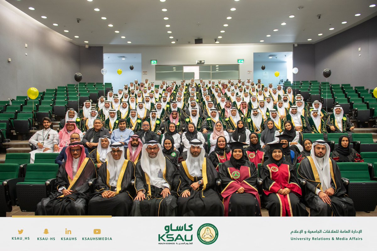 KSAUHS_JD's tweet photo. نبارك لخريجي كلية الطب، الدفعة الحادية والعشرين بالمدينة الجامعية بجدة تخرجهم.

نتمنى لكم دوام التوفيق والتألق في مسيرتكم الجديدة. أنتم تجعلون الحلم يتحقق والمستقبل يتشكل بنجاحكم.

#كلية_الطب
#جدة
#كاساو 
#خريجو_كاساو_٢١ 🎓✨ https://t.co/gKLZuF4jx9