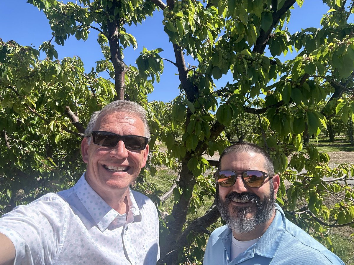 Enjoyed a Northwest Cherry tour with my associate Roger from California! The Northwest Cherry season will begin in early June! Yum 🍒