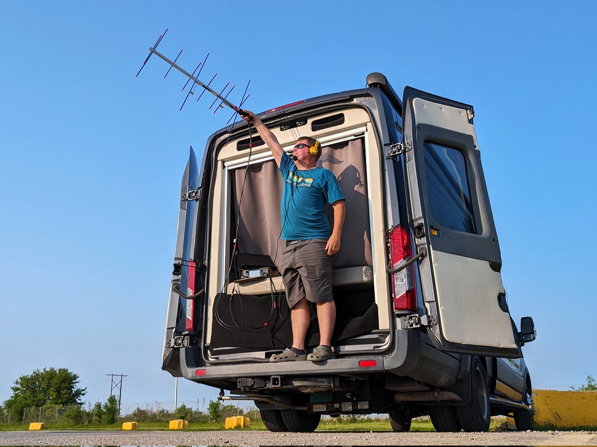 You might be cool, but are you 'working SO-50 and RS-44 from your campervan while wearing Crocs on the way to @hamvention' cool? Because I am. #hamradio #AMSAT #GridLife #EN53