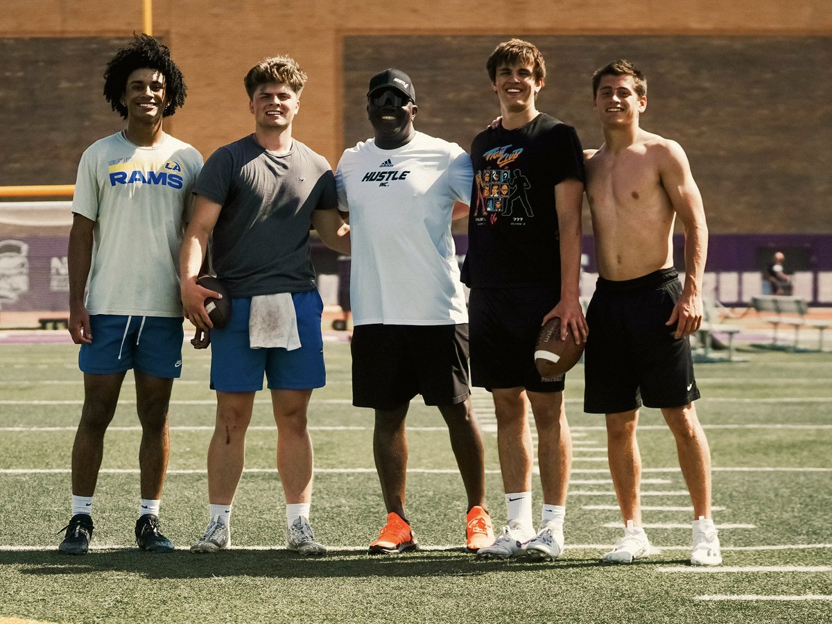 It’s some dudes in Chicago!
Definitely one of the best group session I’ve had the pleasure of working with! Talk about work, that’s what it was .. 
JUST WORK! Great job fellas!