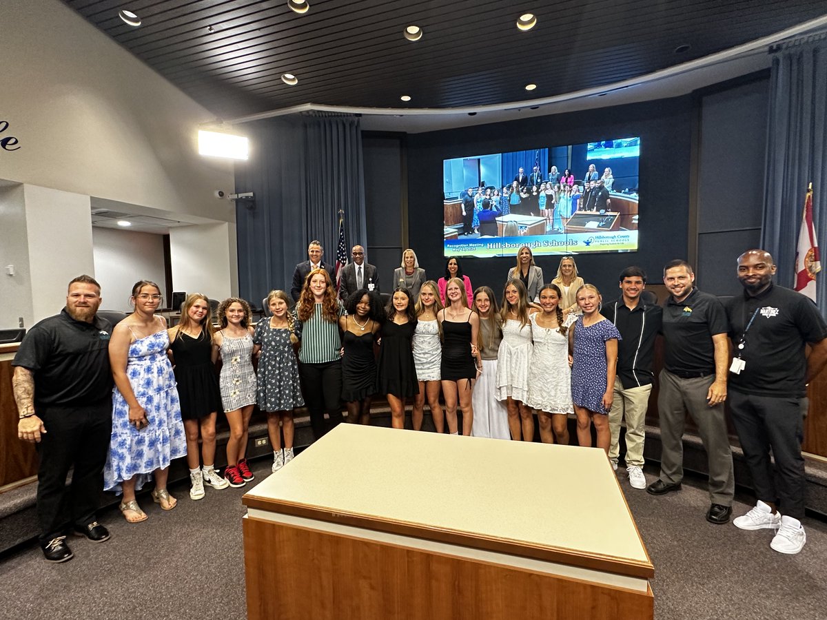 .@HCPSAthletics recognized the 2023-2024 Middle School Champions in track, soccer, and flag football!🏅