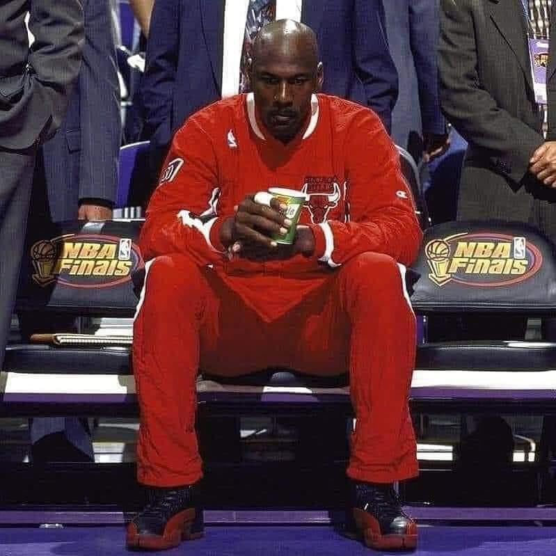 TotalProSports's tweet photo. If you want stats, look for LeBron.
If you want rings, look for Russell.
If you want MVPs, look for Kareem.
If you want records, look for Wilt.
If you want impact, look for Steph.
If you want dominance in a position, look for Shaq.
If you want perimeter defense, find Gary Payton.
If you want athletics, find Kemp, Giannis or Malone.
If you want greatness, look for Bird or Magic.
If you want exquisite dunks, look for Carter, Dr. J or Wilkins.
If you want a good Trash Talker, look for Garnett.
If you want influence, look for Iverson.
If you want remarkable scoring skills, look for Durant.
If you want competitiveness, look for Kobe.
If you want Impavidez at Clutch moment, look for Kobe again.

Now, if you want a good slice of all that fit to a single player, then look for Michael Jordan.✅