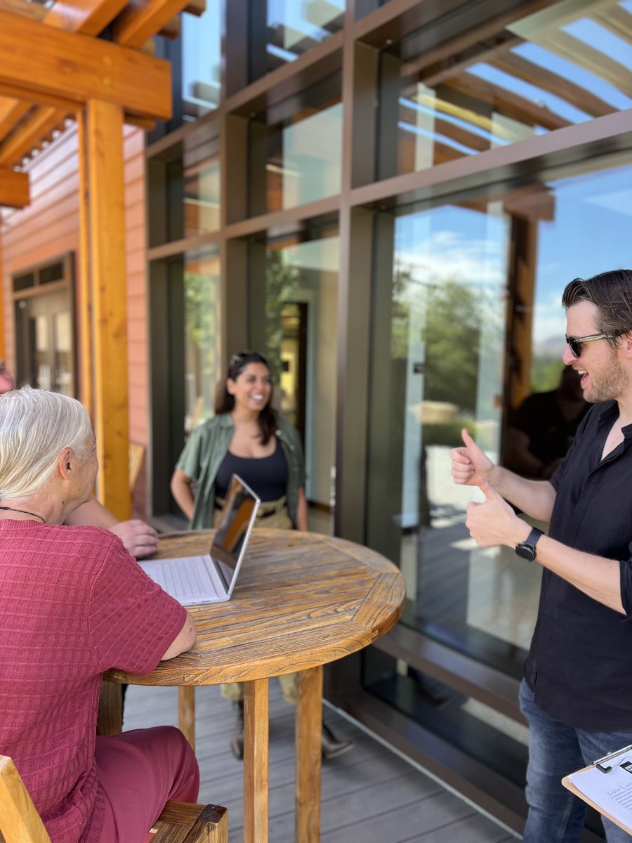 Earth Tones Lab tweet media