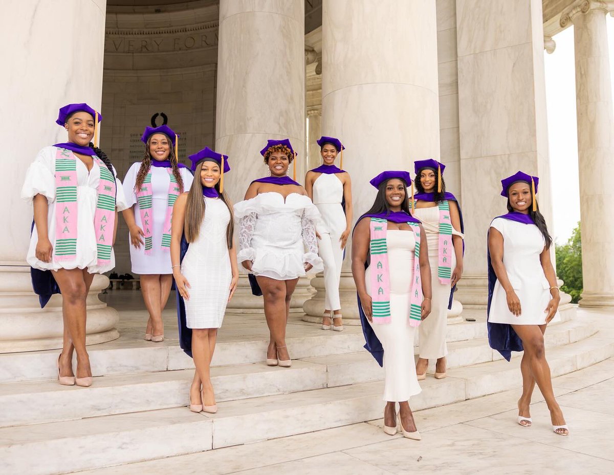ShowMoreMercee's tweet photo. Alpha Kappa Alpha Sorority, Incorporated.
J.D. ⚖️ ✅
📸: @ShowMoreMercee
#HowardUniversity #AKA #HUSL https://t.co/5b1JUaWQEY