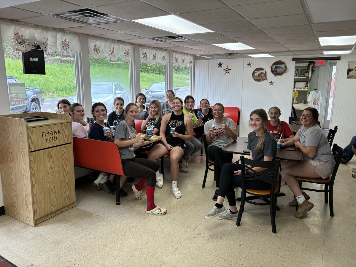 BruceWeisend's tweet image. BYB treat at DQ. - Caldwell Softball