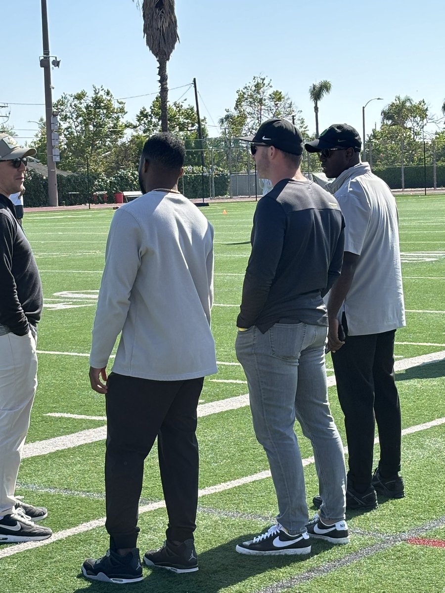 Oregon coaching contingent of Ra’shaad Samples, Drew Mehringer and Chris Hampton out at the Santa Ana (Calif.) Mater Dei Showcase. @DSArivals