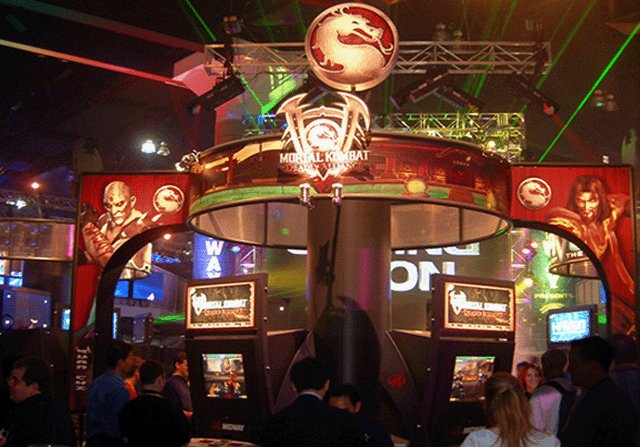 The E3 2002 Deadly Alliance booth looked absolutely incredible. If I could go back in time and see it for myself, I would. #MortalKombat