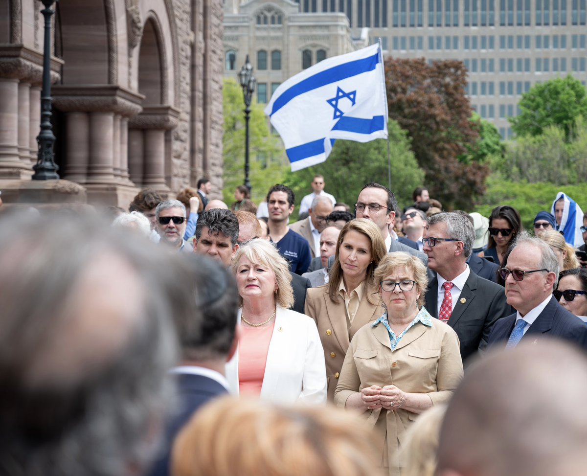 Ontario will always stand with Israel. 

Today, as we raised the 🇮🇱 flag at Queen’s Park to recognize 76 years of Israel’s independence, we rededicated ourselves to #neveragain and to an Ontario free of all forms of antisemitism.