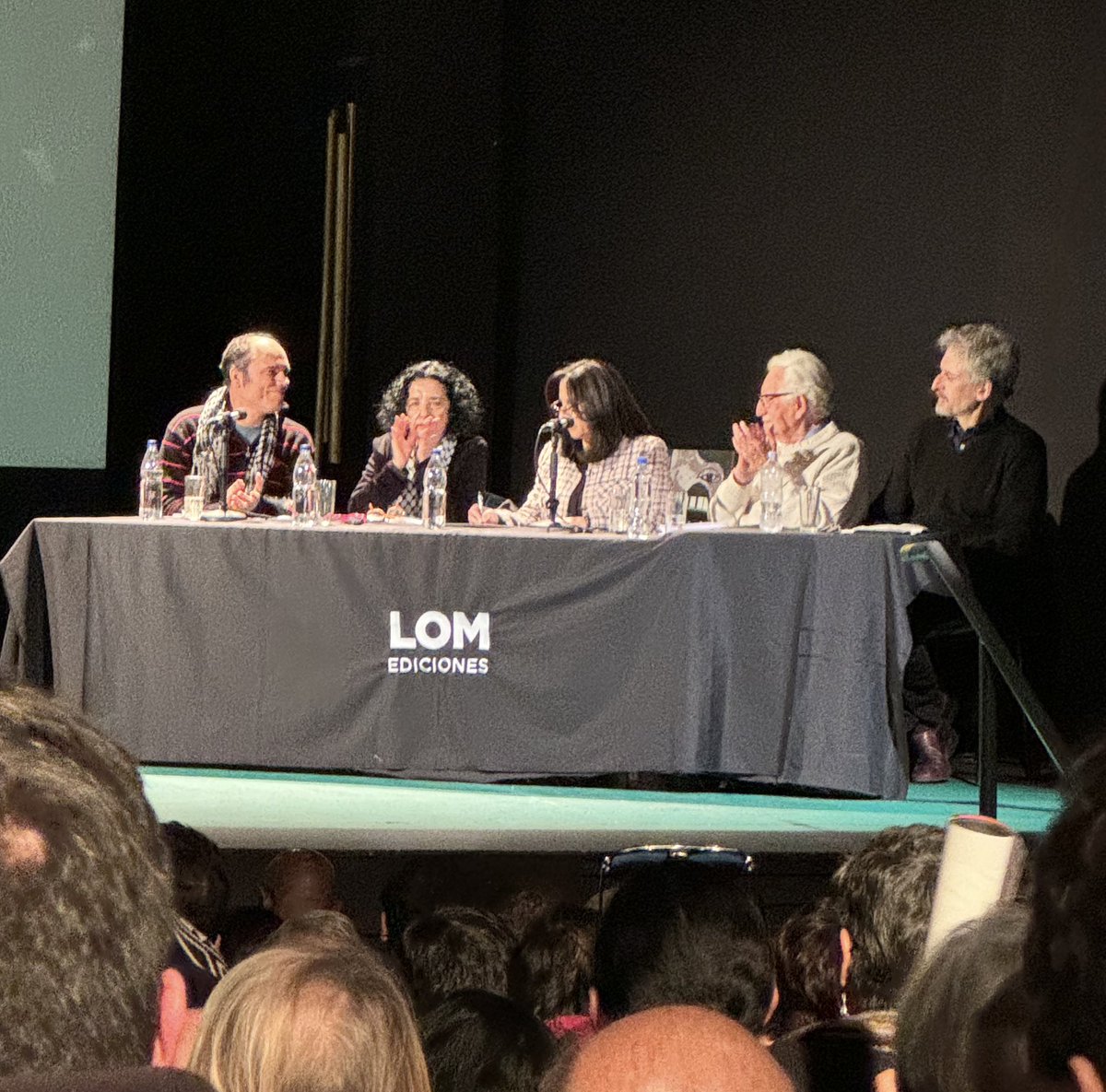 Un teatro Antonio Varas de la Universidad de Chile completamente lleno para el lanzamiento del libro Palestina. Anatomía de un genocidio. Muy emocionante.