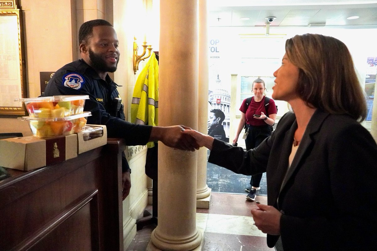 Capitol Police officers work hard to keep Members of Congress & visitors to the Capitol Building safe – I stopped by to thank them for their brave service. I'll always fight to ensure Capitol Police officers have what they need to keep themselves, visitors, staff & Members safe.