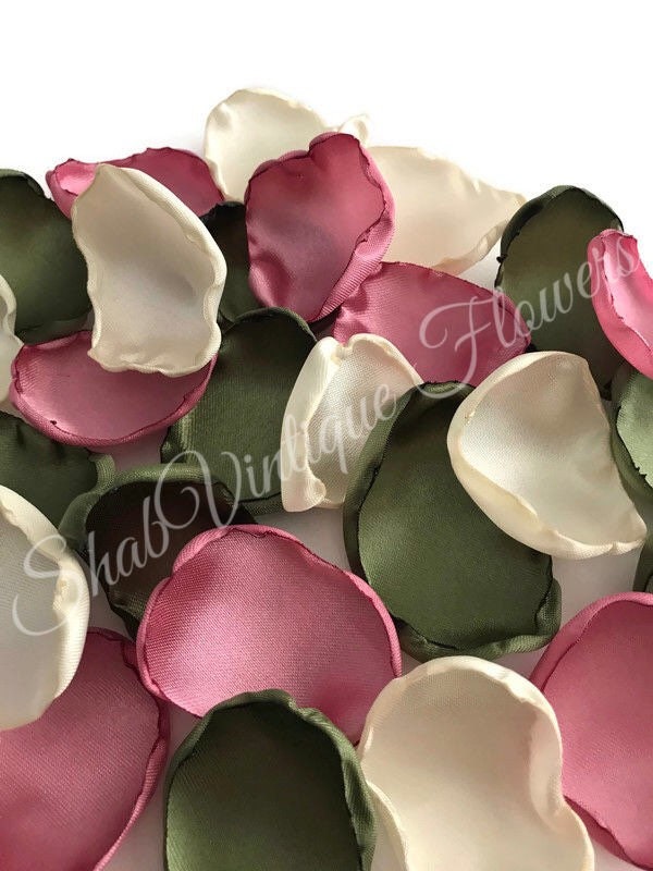 Transform your special day with a touch of enchanting elegance! 🌿✨ Dive into our Moss Green, Dusty Rose, and Ivory Flower Petal Decorations for a mesmerizing… dlvr.it/T6tkmT #weddingcolors #bridal #weddingdecor #etsy #celebration #couplegoals #weddingplanner #handmade