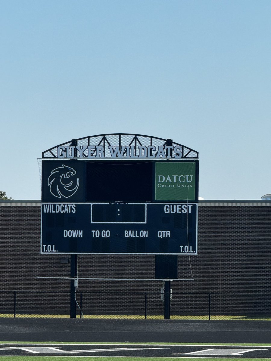Had a great time at @DentonGuyer_FB, aka home of the legendary @Devingoree_, today! Loved the competitiveness & energy at practice! Thank you Coach @ReedHeim for letting me come thru to check the guys out!!
