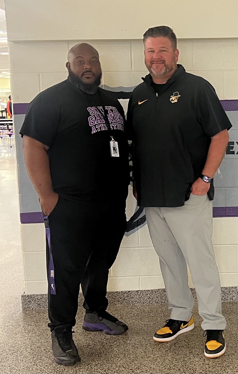 Thank you to @lgware from @AppState_FB. It was great having you with us today @SouthGarnerHS. @RecruitsSg @SouthGarnerFB @SouthGarnerAD @ThePrincipalFai