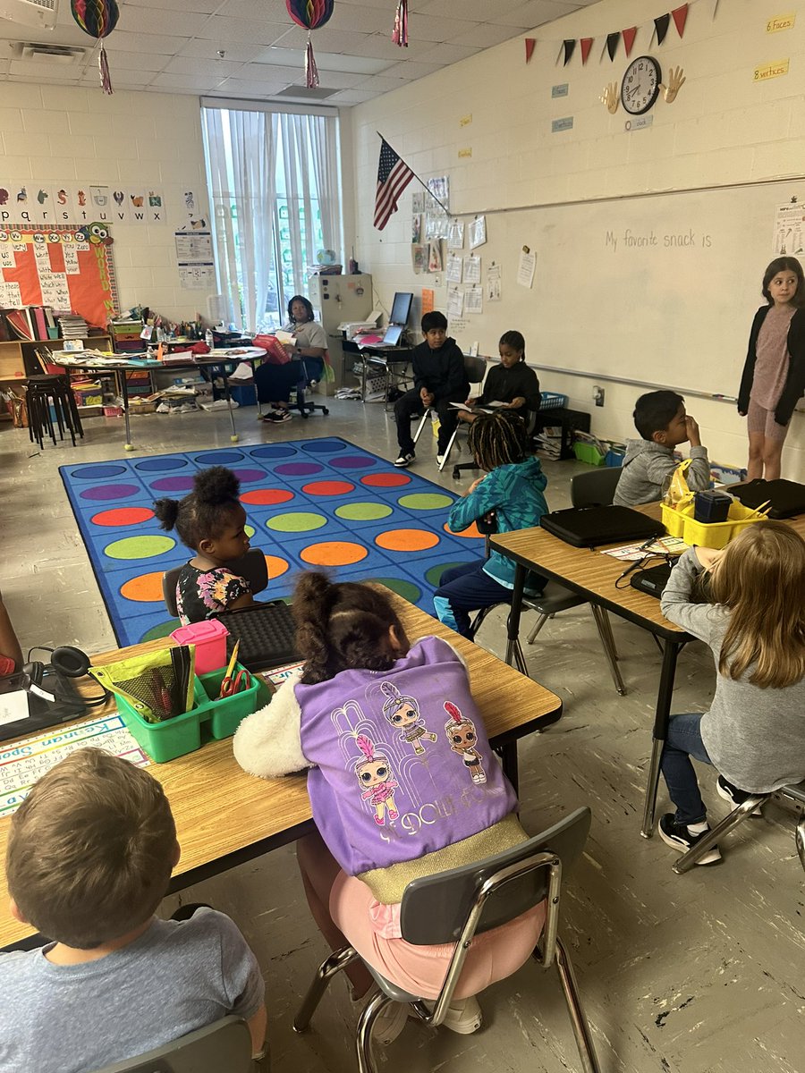 This morning, T3 students partnered with our feeder ES @WoodlandES_HCS to read to their students. Literacy matters and continuing to build cluster connections is very important! #LiteracyMatters #HenryReads @Dr_Misty_Givens @wilkerson_banks @serveandlead613 @RobynWhiteHCS