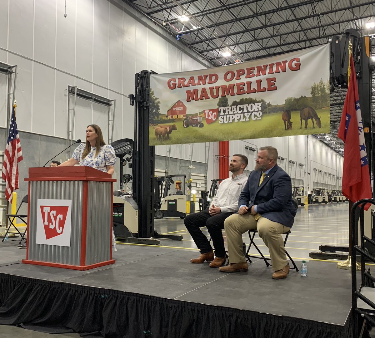 You can’t help but be impressed by this group of future leaders! Great to see @ArkansasFFA and @Arkansas4H today at the huge @TractorSupply announcement with Gov @SarahHuckabee !
