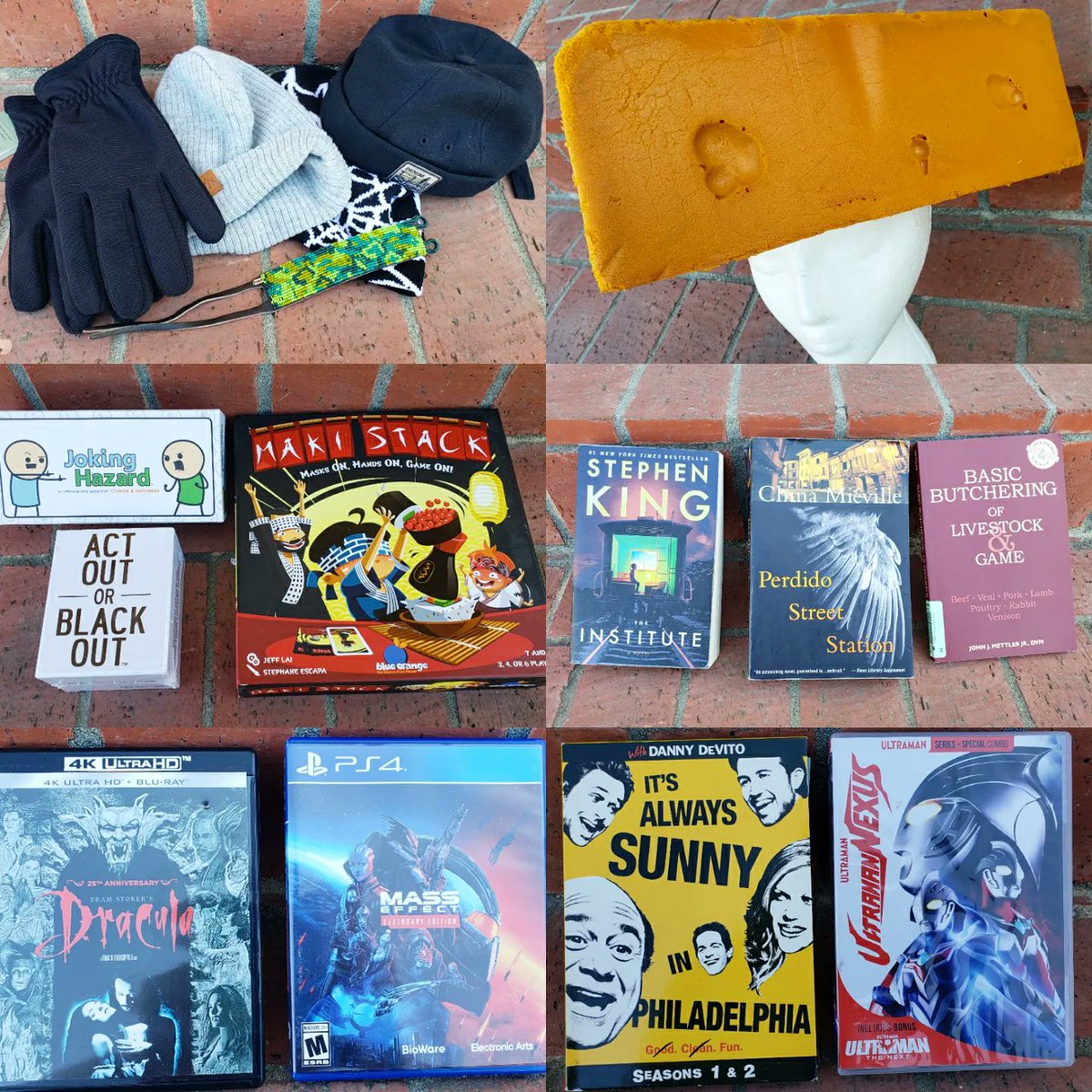 Some recent #thrift finds and freebies in the past couple of weeks! Spent about $45 here.

#thriftshop #thrifting #thrifted #thriftstorefinds #thrifter  #buynothing #secondhand #secondhandfinds #poppingtags #shirts #jackets #hats #beanies #boardgames #books #dvd #videogames
